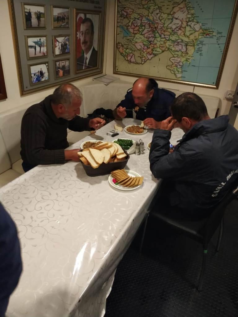 На Каспии спасли пропавших рыбаков