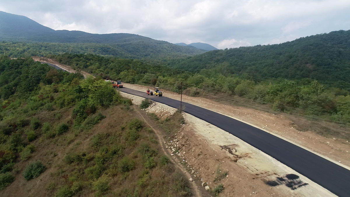 В Азербайджане ремонтируется эта дорога