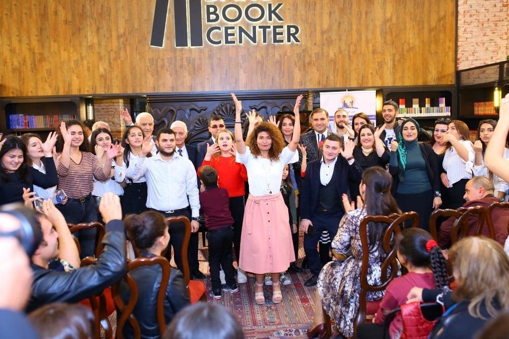 В Бакинском книжном центре прошел необычный вечер поэзии