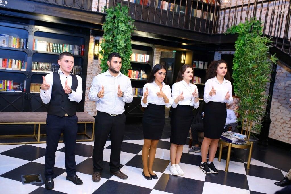 В Бакинском книжном центре прошел необычный вечер поэзии