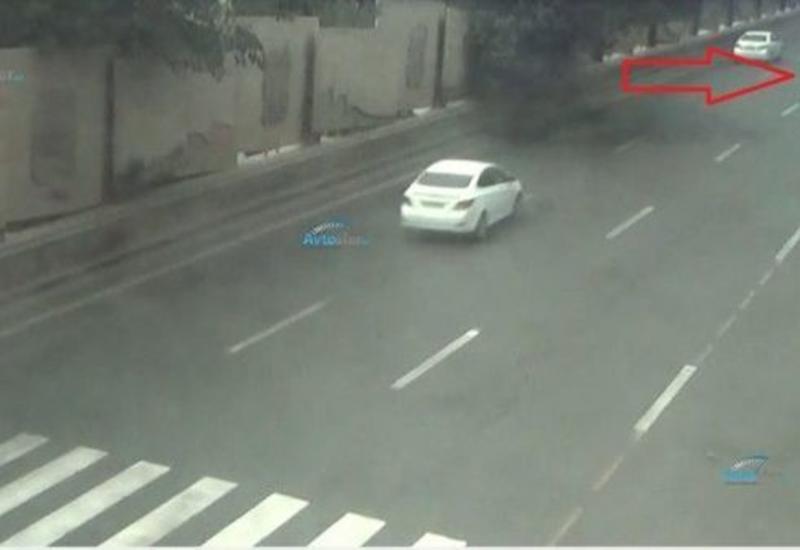 Тяжелое ДТП в Баку: автомобиль врезался в неисправный грузовик