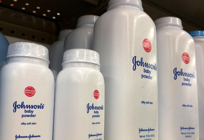 Johnson & Johnson отзывает опасную партию детской присыпки
