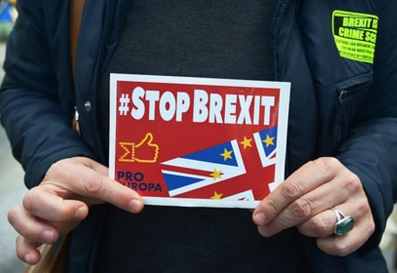 Великобритания отложила Brexit