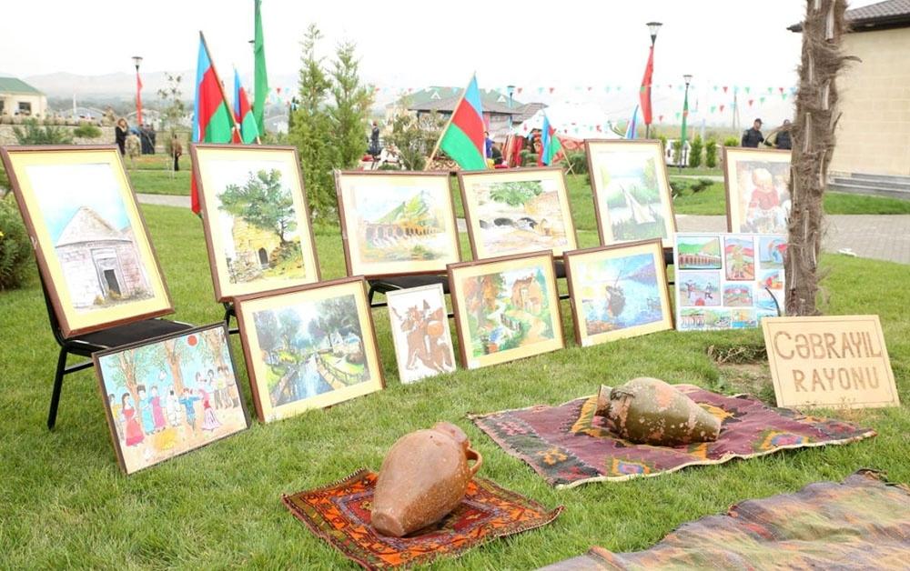 Cocuq Mərcanlı kəndində “Xalqla Ordu əl-ələ” devizi altında kütləvi vətənpərvərlik bayramı keçirilib