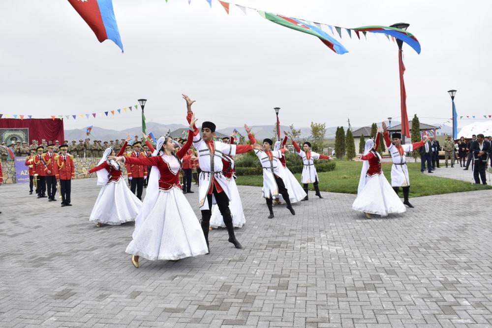 Cocuq Mərcanlı kəndində “Xalqla Ordu əl-ələ” devizi altında kütləvi vətənpərvərlik bayramı keçirilib