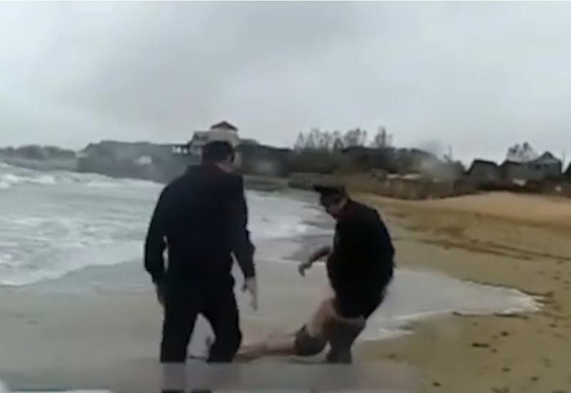На Каспии спасли тонувшего мужчину