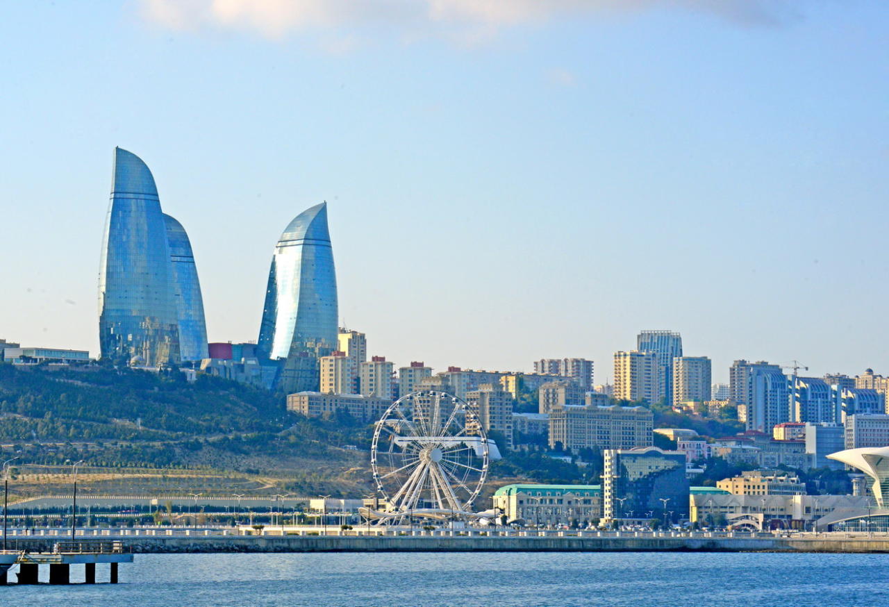 Не оторвать глаз: завораживающая красота береговой линии Баку