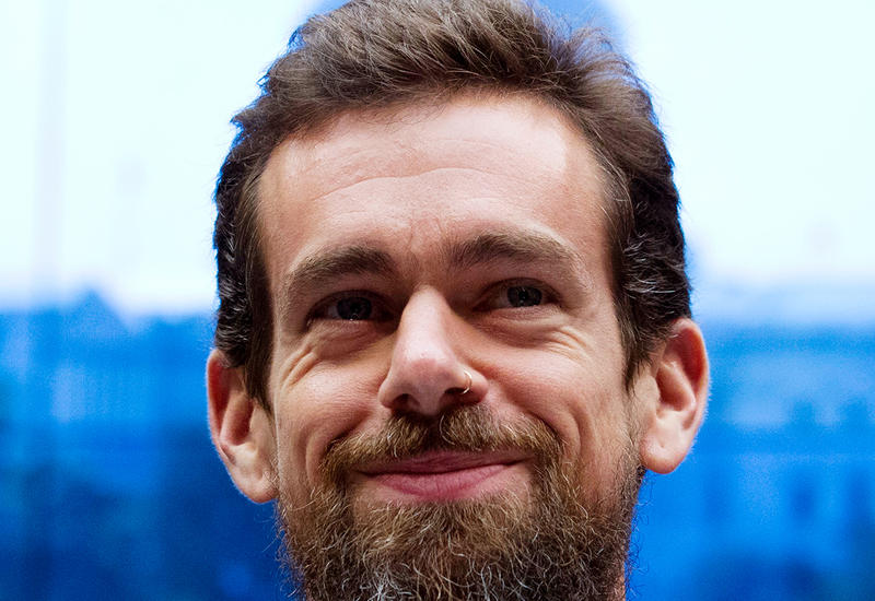 Глава Twitter высмеял новый логотип Facebook