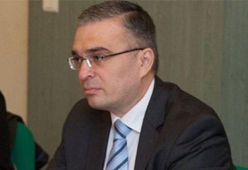 Супруга Азера Гасымлы: Ильгар Мамедов играет без правил
