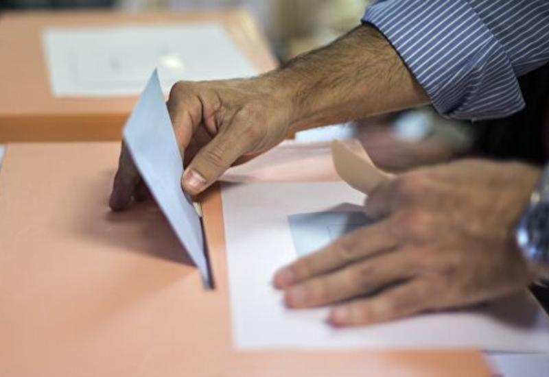 В Испании началось голосование на досрочных парламентских выборах
