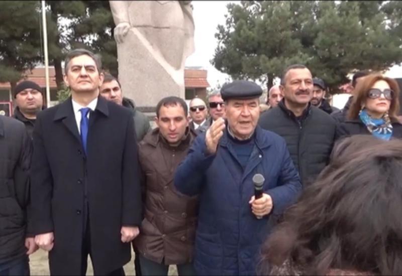 Али Керимли и Джамиль Гасанли зарабатывают на борьбе против своей страны