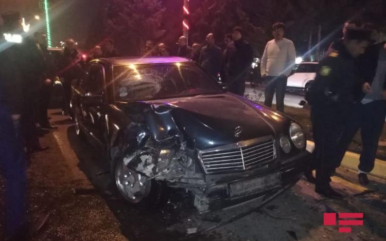 В Сумгайыте столкнулись 2 Mercedes, есть пострадавшие
