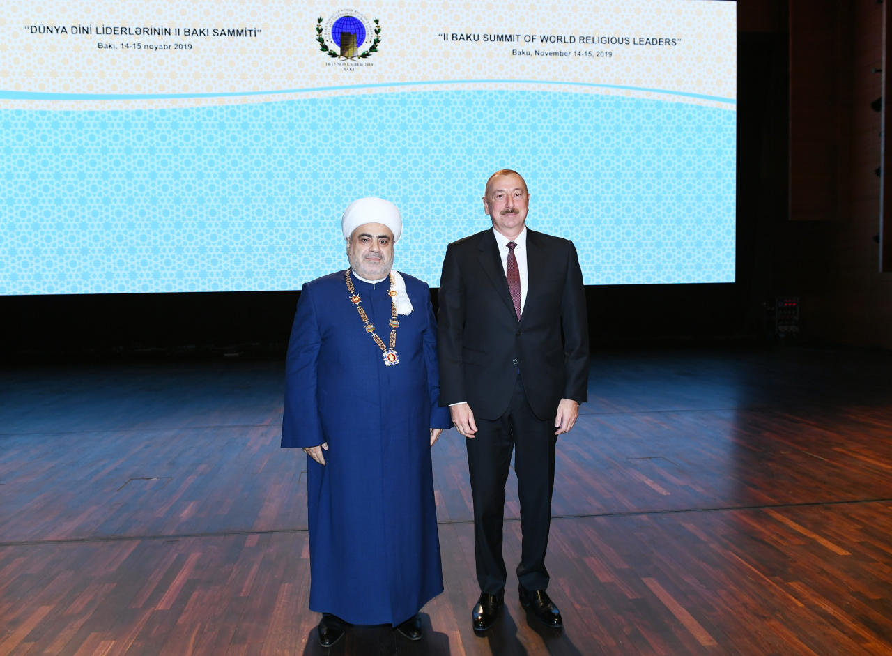 Президент Ильхам Алиев и Первая леди Мехрибан Алиева приняли участие во II Саммите мировых религиозных лидеров в Баку