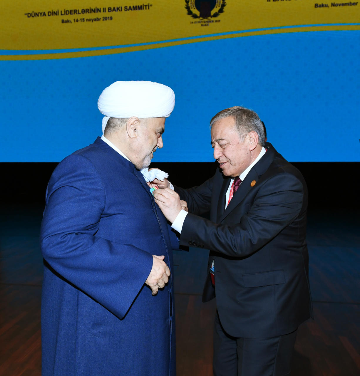 Президент Ильхам Алиев и Первая леди Мехрибан Алиева приняли участие во II Саммите мировых религиозных лидеров в Баку