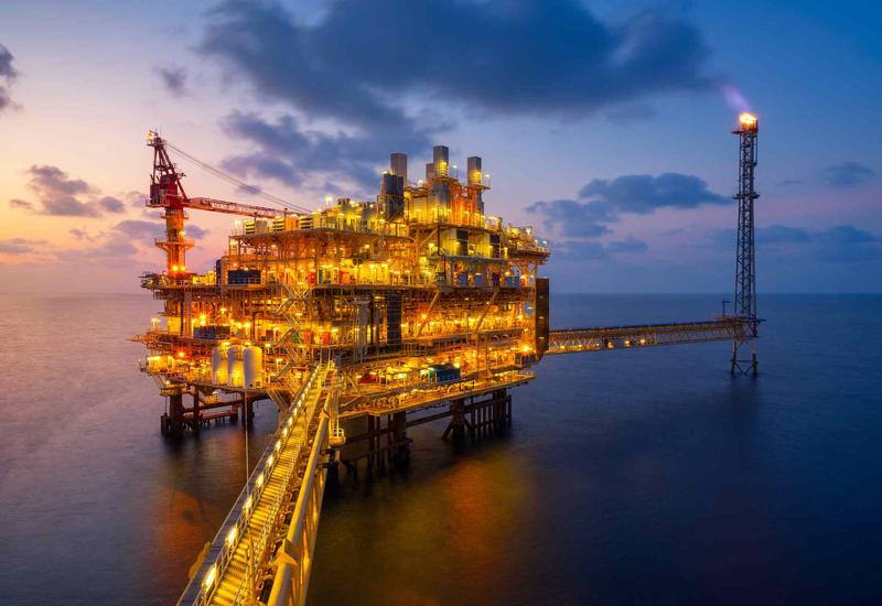 Нефть продолжает расти после выхода данных о запасах