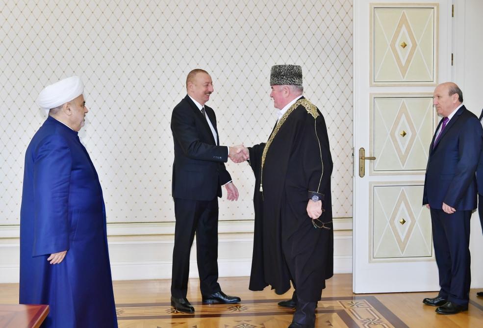 Президент Ильхам Алиев принял делегацию в составе группы мусульманских религиозных деятелей из северокавказских республик России