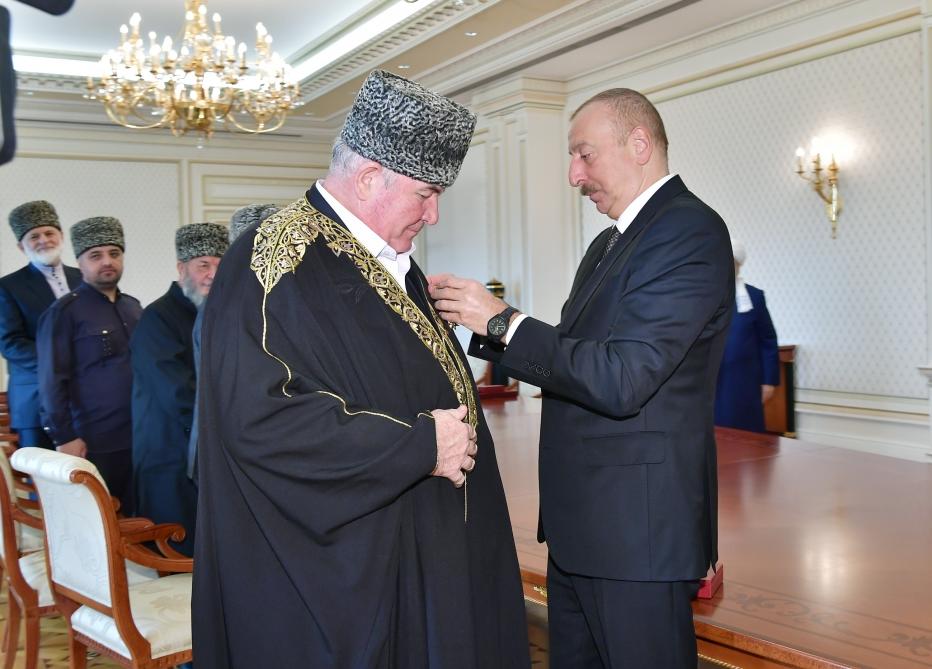 Президент Ильхам Алиев принял делегацию в составе группы мусульманских религиозных деятелей из северокавказских республик России