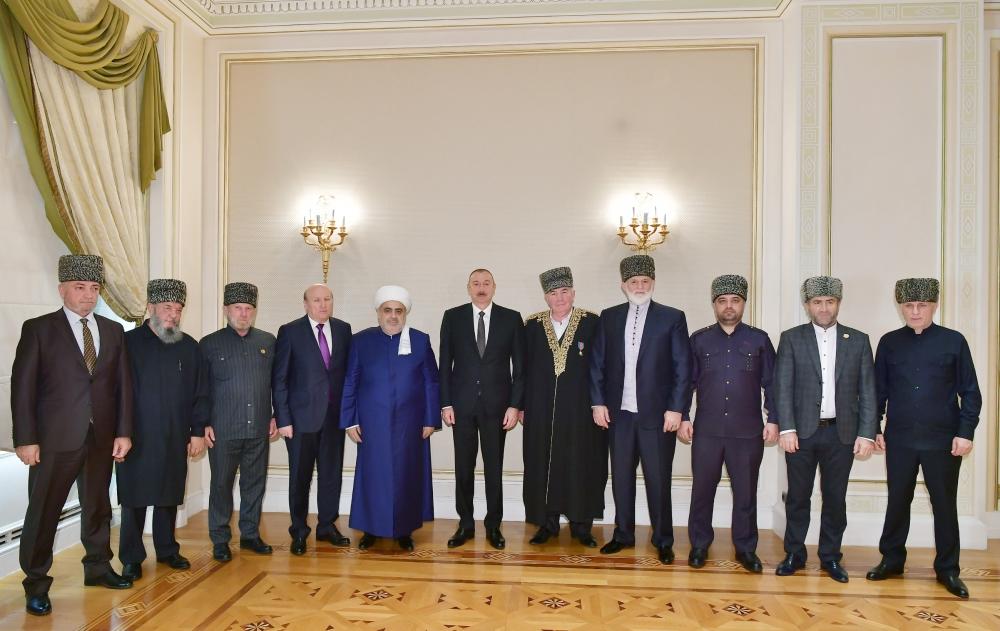 Президент Ильхам Алиев принял делегацию в составе группы мусульманских религиозных деятелей из северокавказских республик России