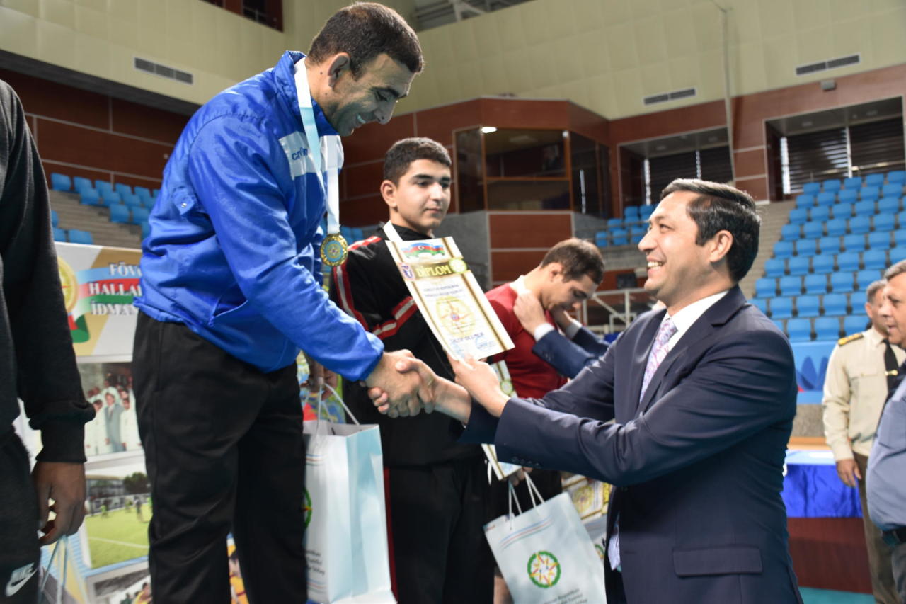 FHN-in İdman-sağlamlıq mərkəzində sərbəst güləş üzrə çempionat keçirilib
