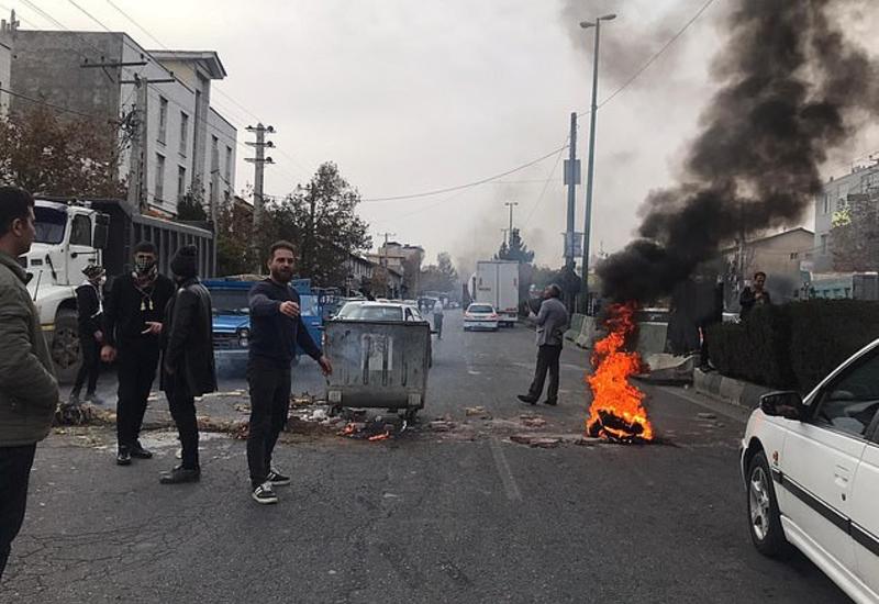 В Иране протестуют против повышения цен на бензин