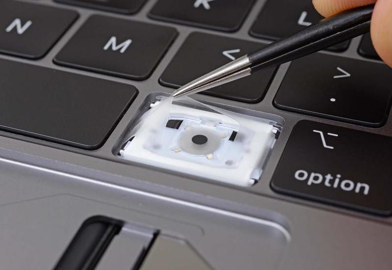 Apple решила проблему с клавиатурой в новых MacBook Pro