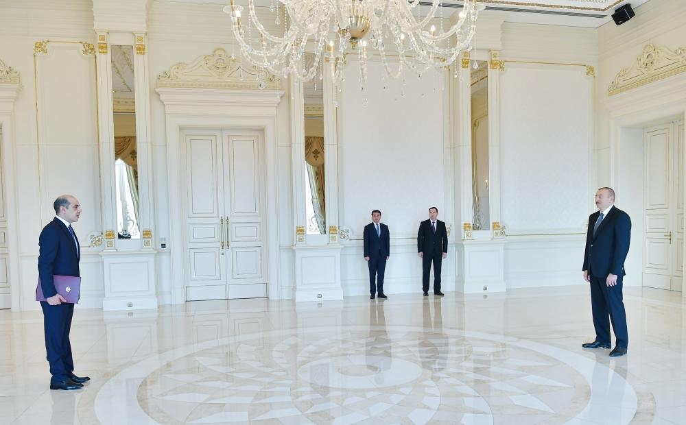 Президент Ильхам Алиев принял верительные грамоты новоназначенного посла Иордании