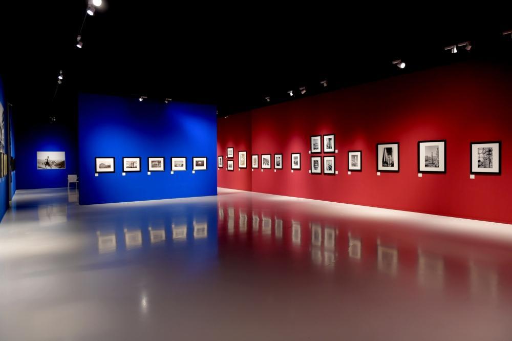 В Центре Гейдара Алиева открылась выставка работ фотографа Якова Халипа