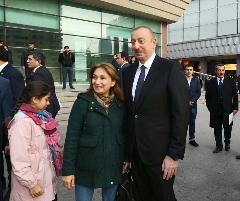 Президент Ильхам Алиев принял участие в открытии после реконструкции линии Сабунчи-Пиршаги Бакинской кольцевой железной дороги