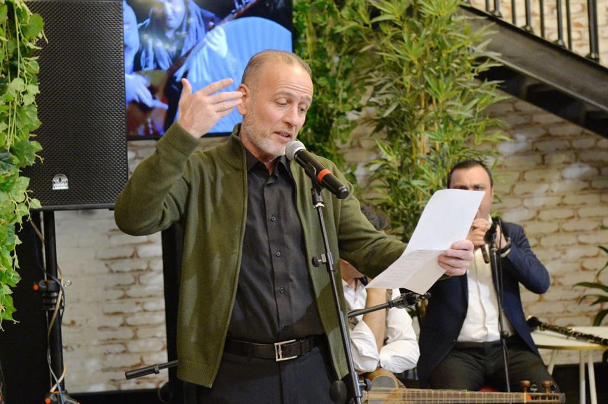 В Бакинском книжном центре прошел музыкально-поэтический вечер "Sığmazam"