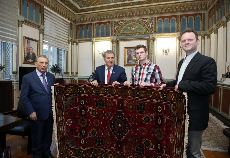 Академик Рамиз Мехтиев встретился с потомками великого азербайджанского писателя Джалила Мамедгулузаде