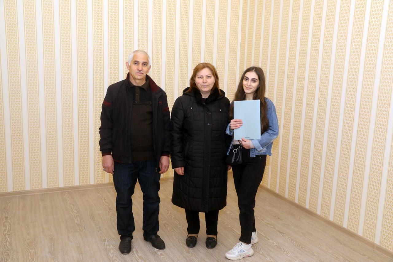 Семьи шехидов, инвалиды Карабахской войны и событий 20 января получили квартиры
