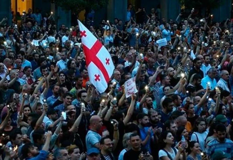 В Грузии прошла шумная акция протеста