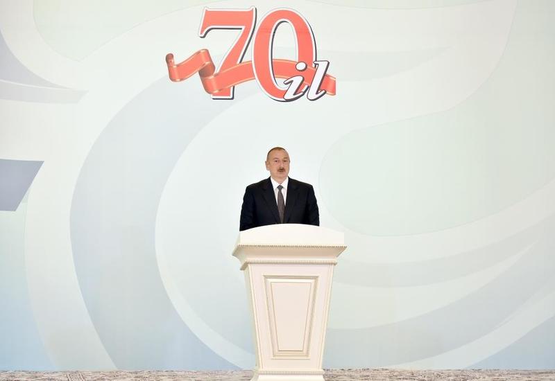Prezident İlham Əliyev: 1992-ci ildə hakimiyyəti qanunsuz yollarla zəbt etmiş o antimilli dəstə Azərbaycanı uçuruma aparırdı