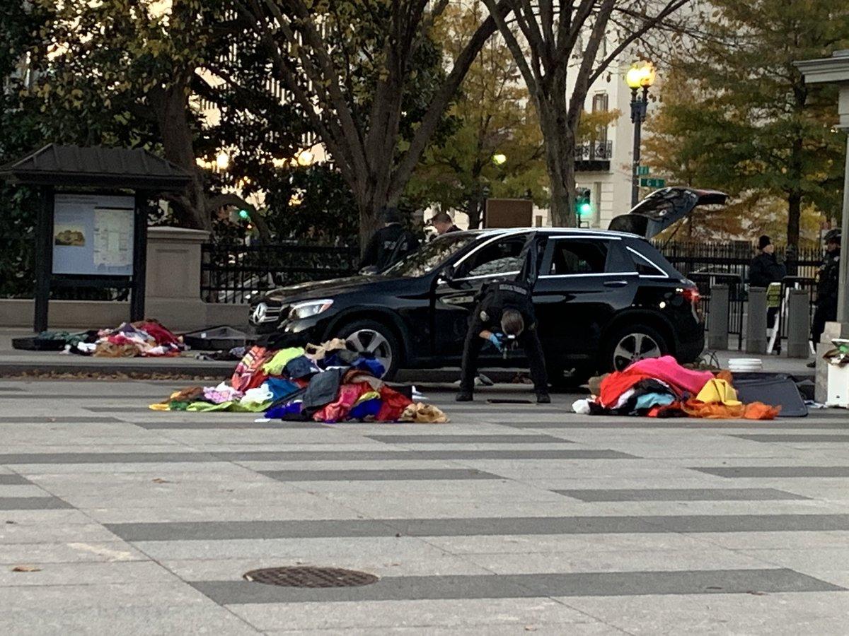 В США неизвестный пытался въехать на машине на территорию Белого дома