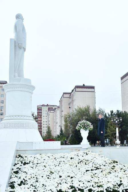 Президент Ильхам Алиев посетил памятник Общенациональному лидеру Гейдару Алиеву в Сумгайыте