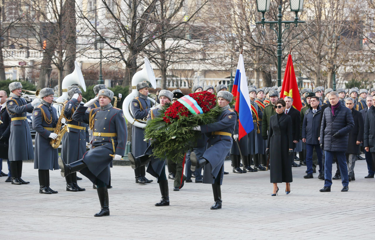 Первый вице-президент Мехрибан Алиева посетила в Москве Могилу Неизвестного солдата