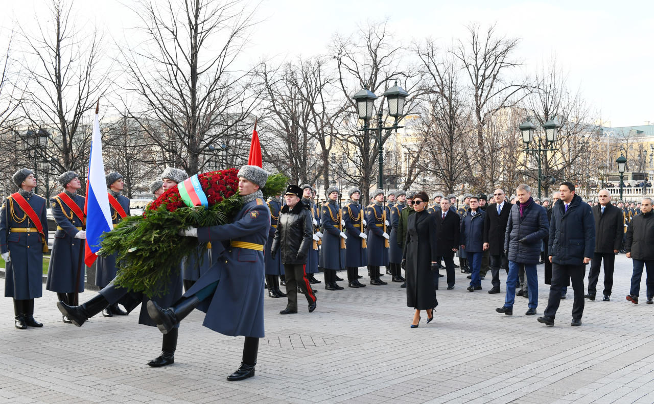 Первый вице-президент Мехрибан Алиева посетила в Москве Могилу Неизвестного солдата