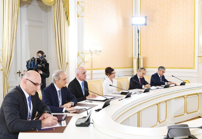 Российские телеканалы распространили репортажи об официальном визите Первого вице-президента Азербайджана Мехрибан Алиевой в эту страну