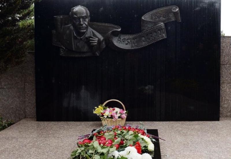 В Баку почтили память видного кинорежиссера Расима Оджагова