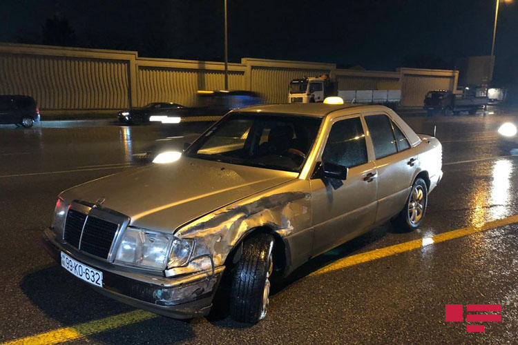 Цепная авария в Баку: столкнулись 7 автомобилей, есть пострадавшие