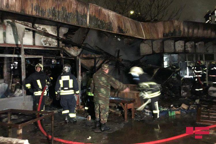 В Баку сгорел крупный рынок