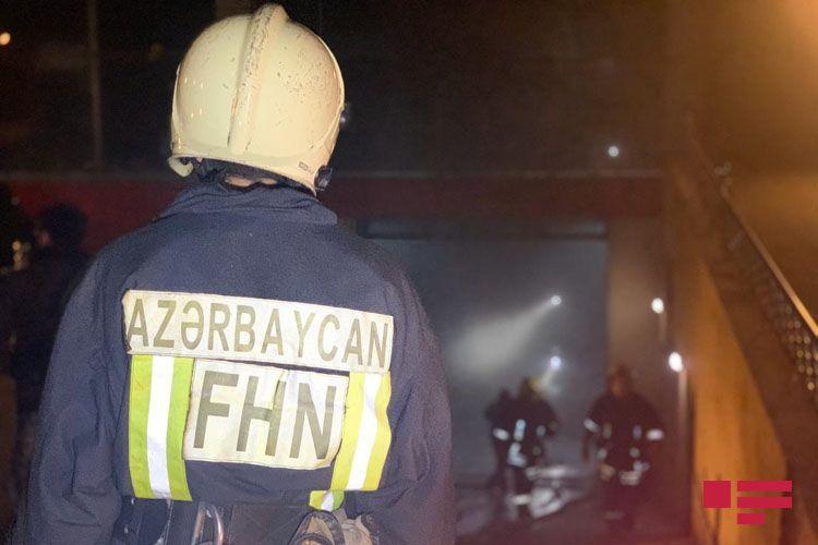 В Баку сгорел автосалон, есть пострадавший