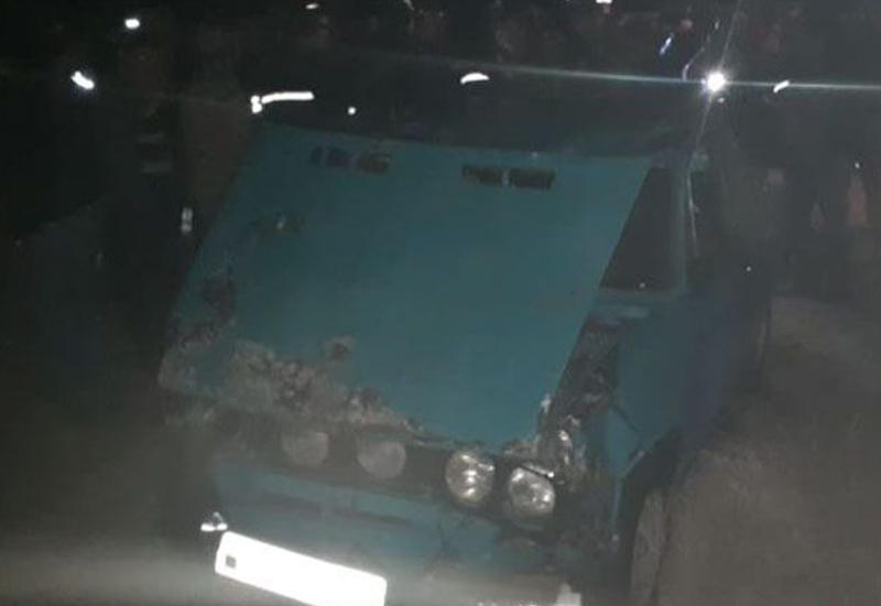 В Агджабеди автомобиль упал в канал, есть погибший