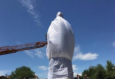 Героизирующая нацистов армянская диаспора стремится уничтожить Россию как государство - ИНТЕРВЬЮ