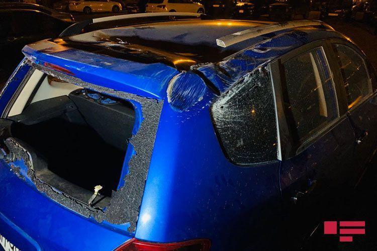 В Баку женщина за рулем врезалась в автомобиль посольства
