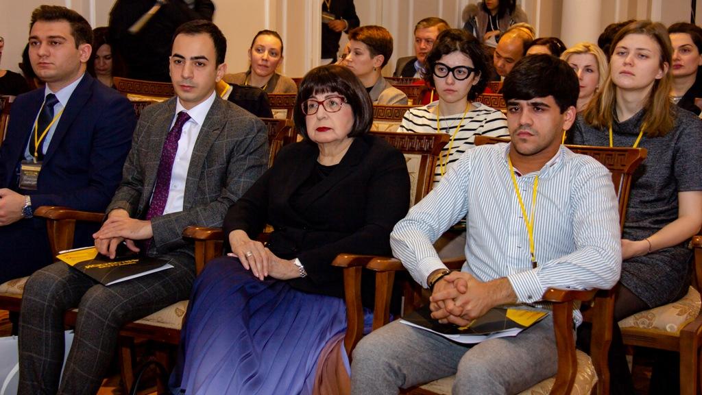 В Баку прошел Международный семинар «Искусство без границ»