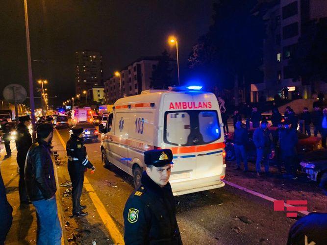 Жуткая цепная авария в Баку, среди пострадавших беременная женщина