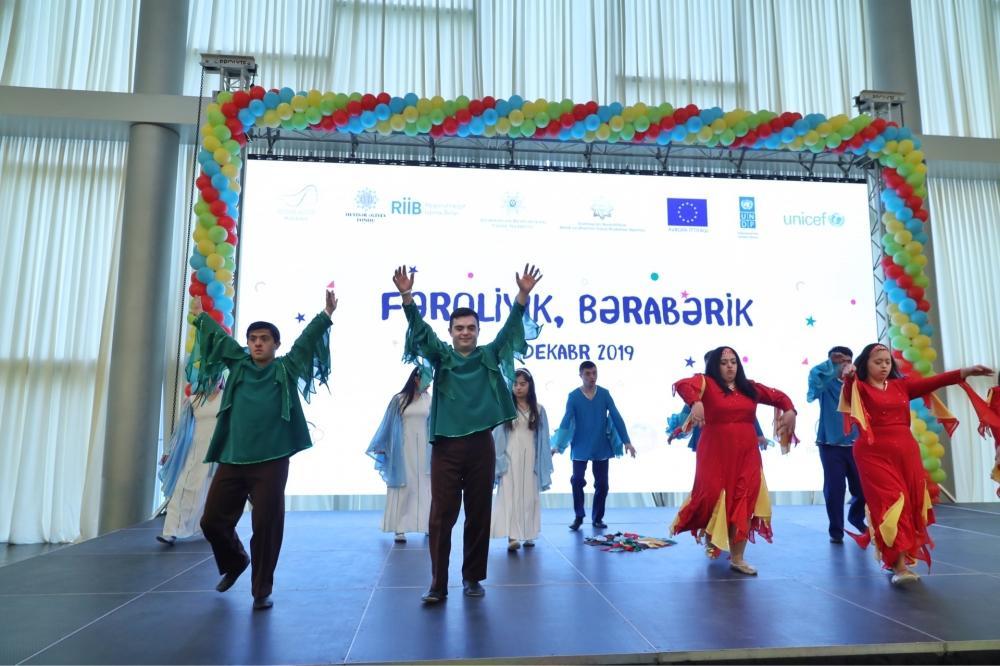По случаю Международного дня инвалидов в Баку прошел детский фестиваль «Разные, но равные»
