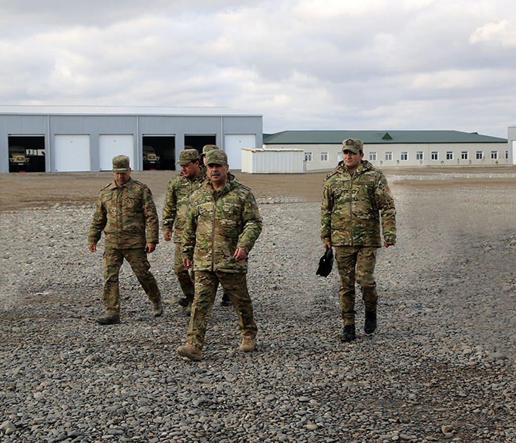 Закир Гасанов проверил боеготовность в прифронтовой зоне