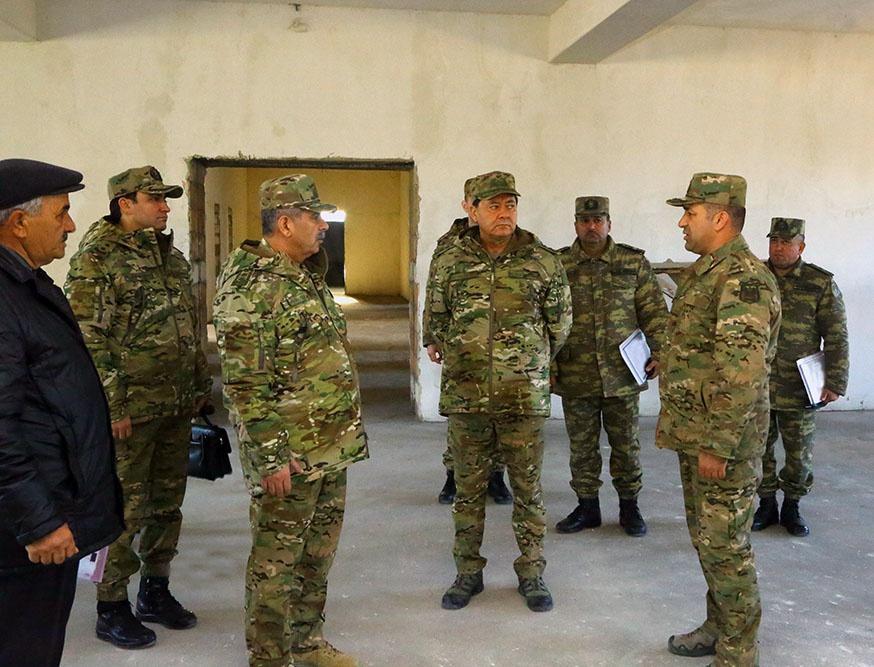 Закир Гасанов на строящихся военных объектах в прифронтовой зоне